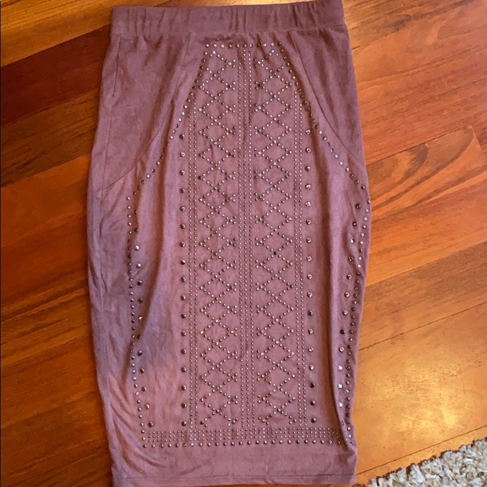 Mauve studded crop top and skirt set! - Picture 3 of 8
